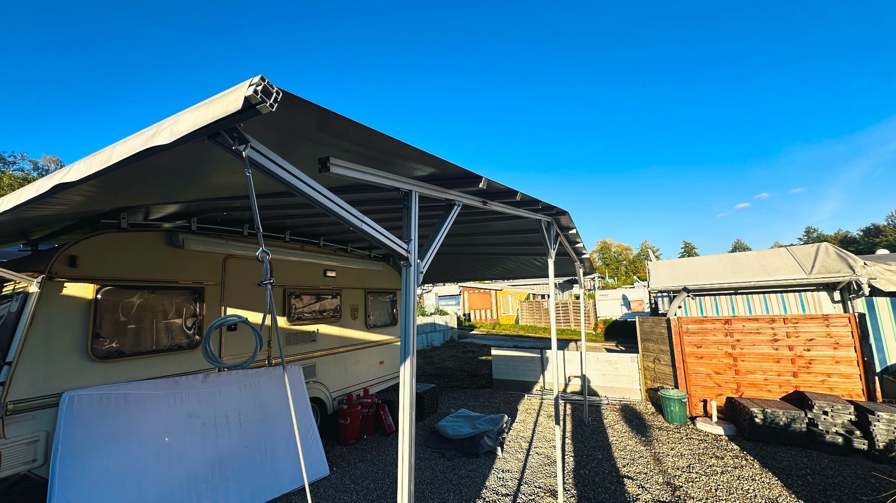 Abdeckhüllen und Thermomatten: Wohnwagen schutzdach – Gebraucht aus Stadel von Dalunox73 4