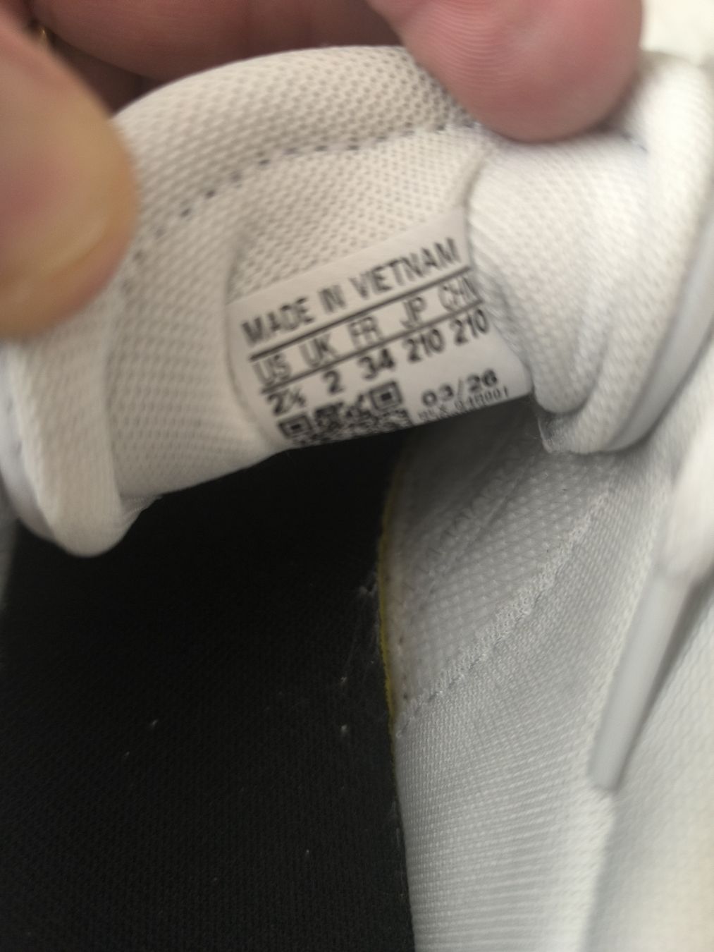 Adidas Herrenschuhe: Adidas Schuhe nr34  – Gebraucht aus Buchs SG von Cor-Pie 4