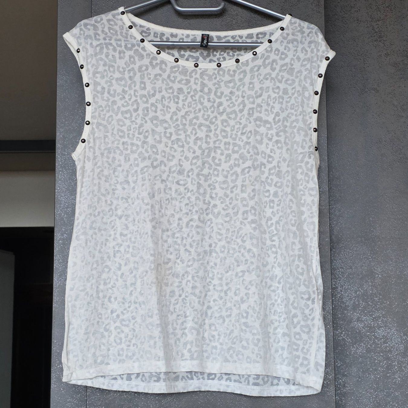 Tops: 🐸 TOP MIT TRANSPARENTEM LEO-MUSTER – Gebraucht aus Môtier (Vully) von Frogs