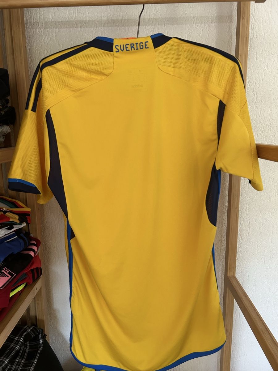 Adidas Canottiere & Pantaloni: Maillot Suède 2022 – Usato da Courgenay venduto da mar_w26c 1
