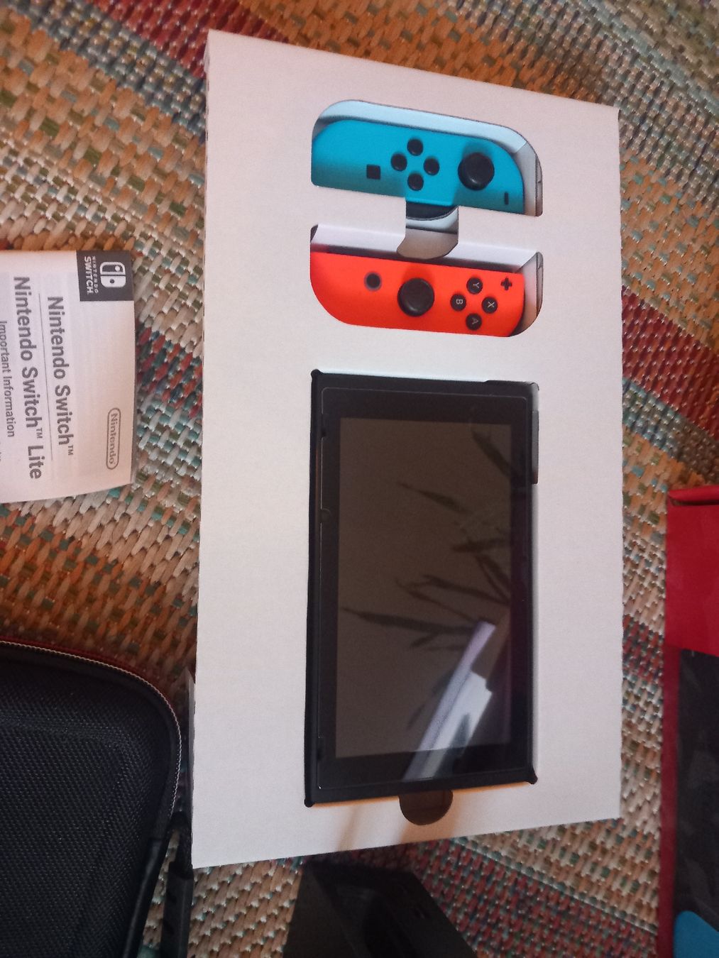 Nintendo Console: Nintendo Switch 1 mit Etui und Zubehör – Nuovo (secondo la descrizione) da Rafz venduto da DonRacletto 6