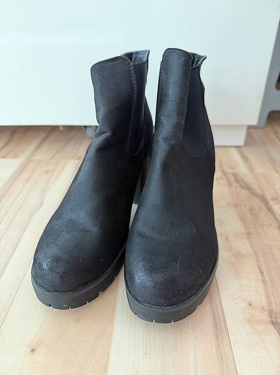 Chaussures femmes: Schwarze Stiefeletten mit Blockabsatz – D'occasion à Rorschach par Tara234 4