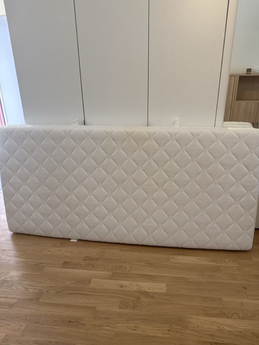 Matelas: Matratze mittlere Härte – D'occasion à Basel par TRWF