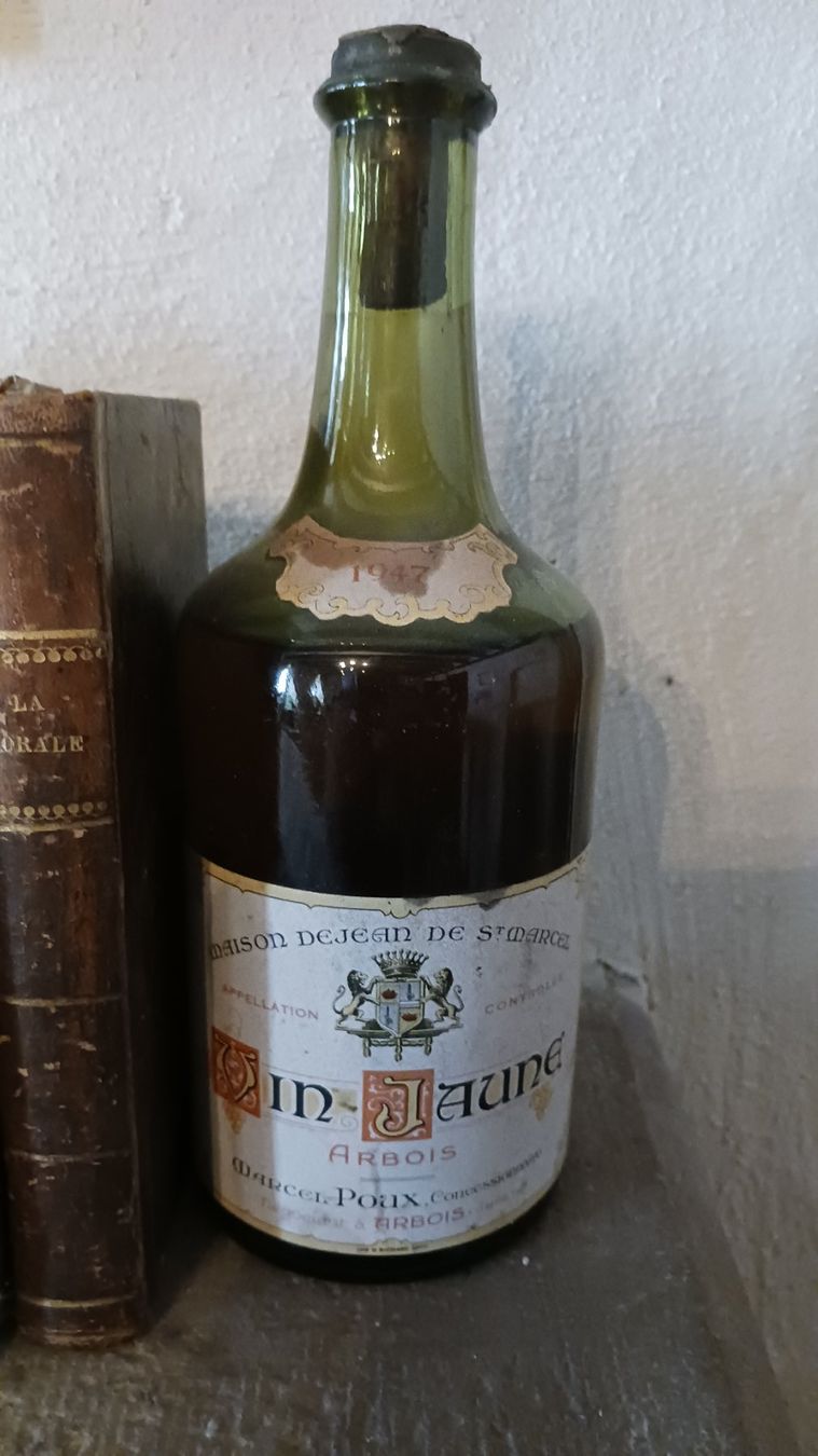 Wein: Antiker Wein, 1947, "Vin Jaune" – Gebraucht aus Basel von goldfinger63