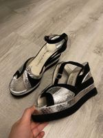 Sandale taille 40 (prix neuf 470 €)