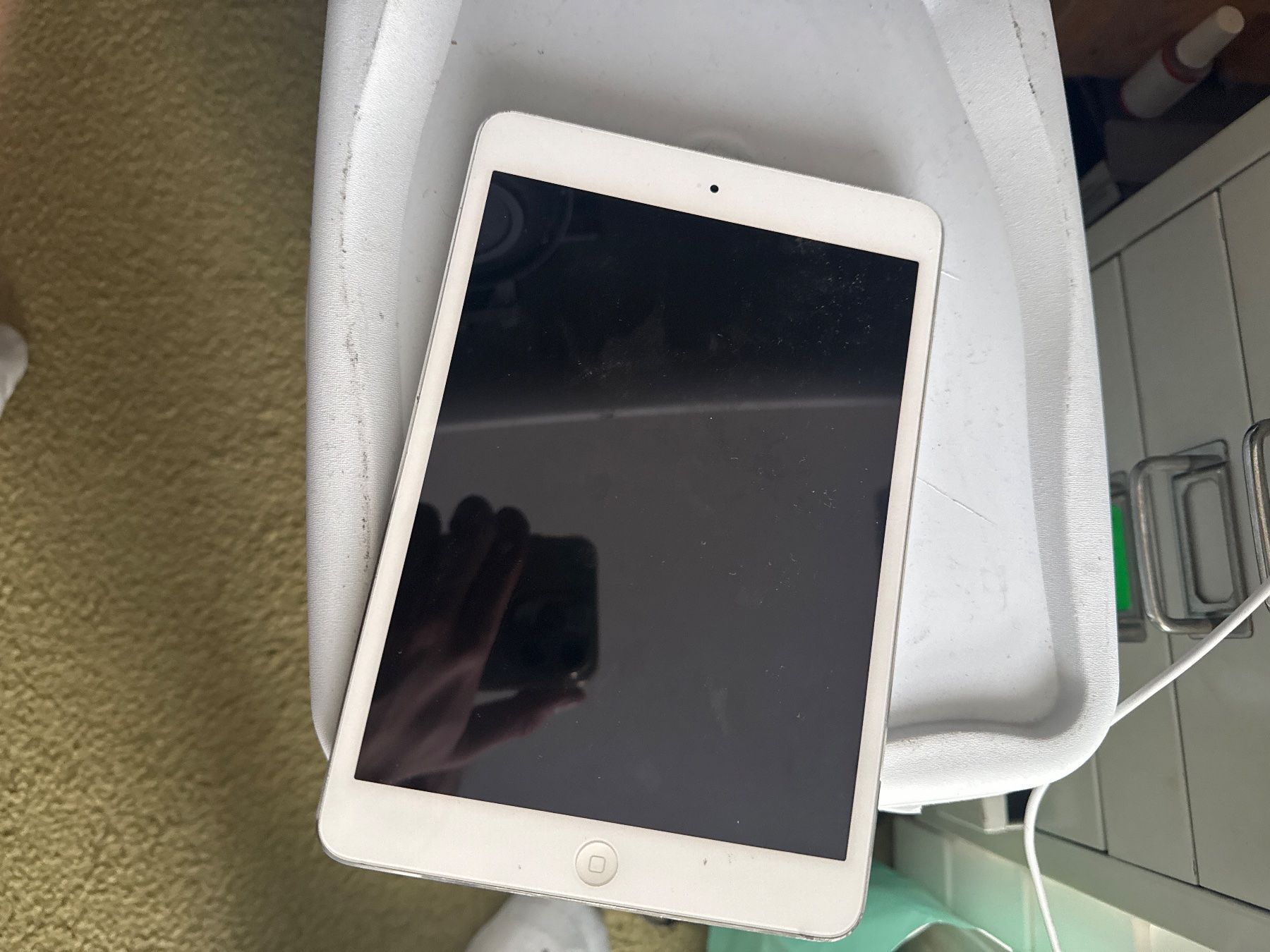 Apple Tablet PC: Ipad mini 2 - A1498 - icloude / Display ganz!!! – Difettoso da Olten venduto da HoYa01 1