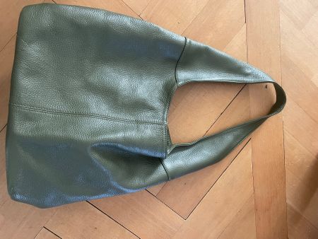 Damen Schultertasche Leder olivgrün gebrauchter Zustand