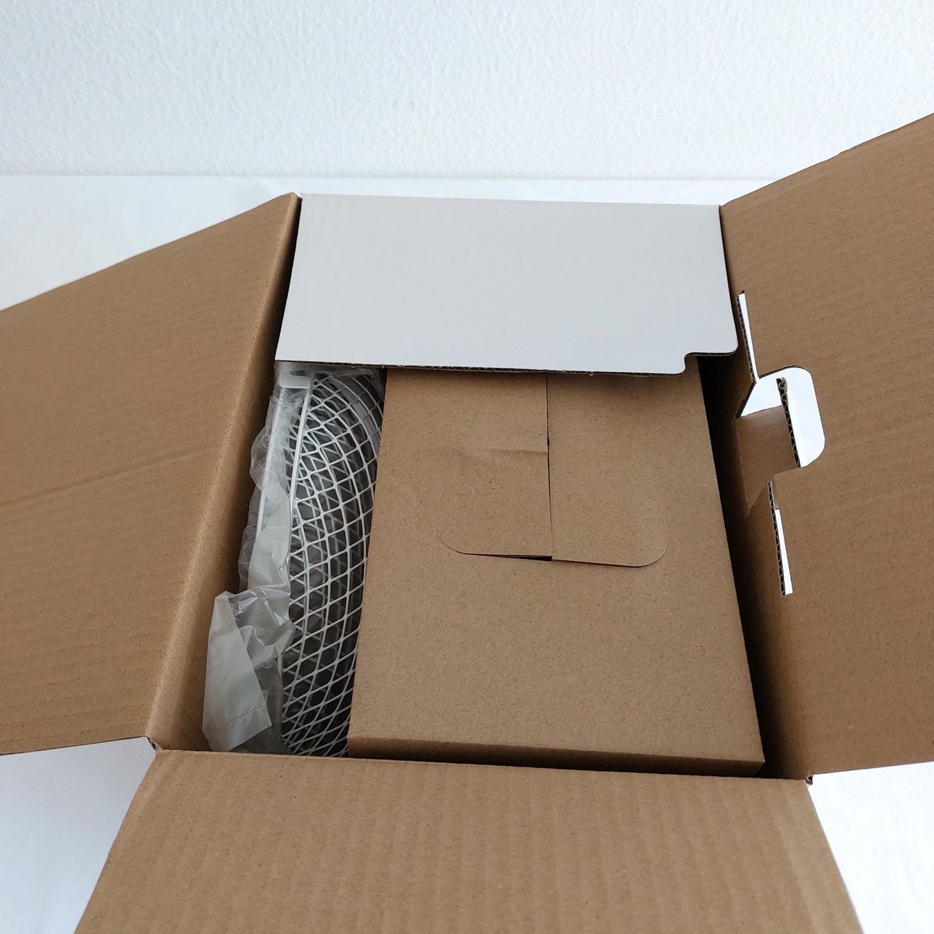 Ventilatoren: Tischventilator neu und original verpackt – Neu und originalverpackt aus Bergdietikon von Zozo 2