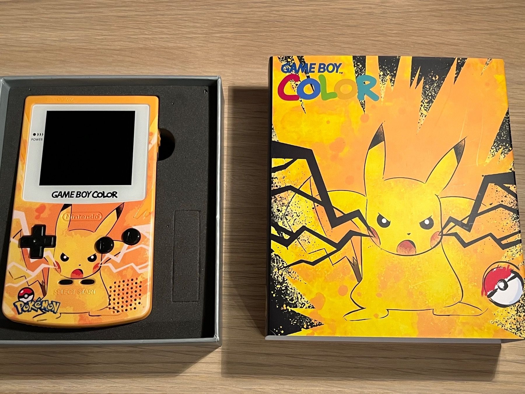 Nintendo Konsolen: Gameboy Color IPS Mod Pokemon Pikachu Nintendo – Gebraucht aus St. Gallen von