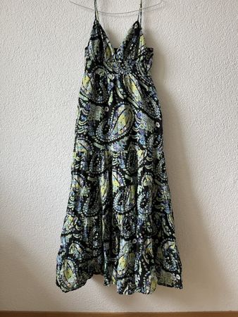 Sommerliches Paisley-Kleid