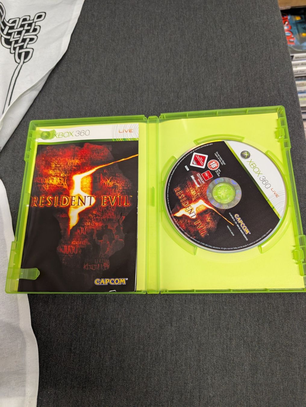 Jeux: Resident evil 5 Microsoft Xbox 360 – D'occasion à Giubiasco par Ticinerd 2