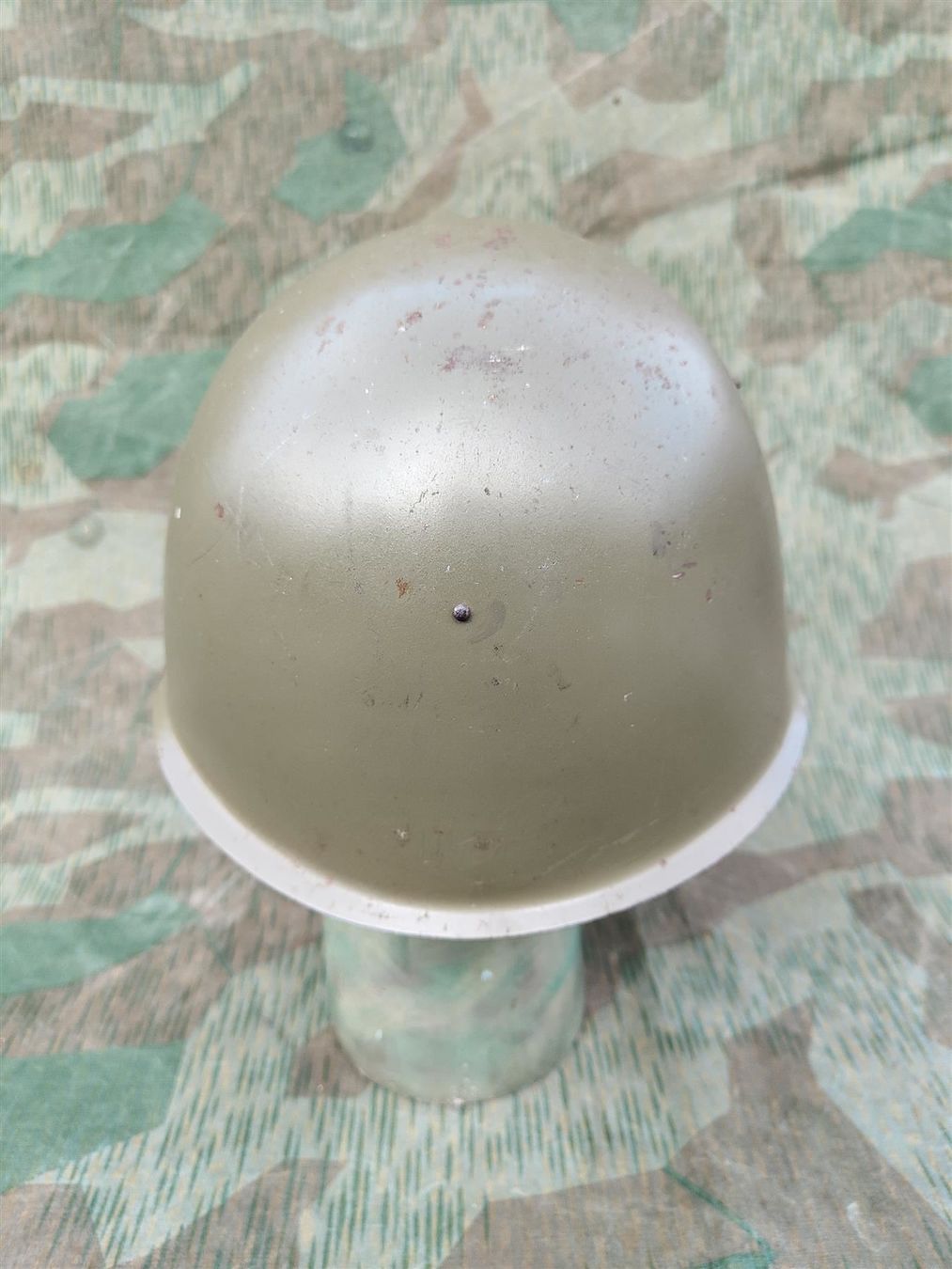 Schweizer Armee Uniformi & Effetti personali: Stahlhelm M53, Variante 1 – Usato da Bauma venduto da SwissMilitaria 3