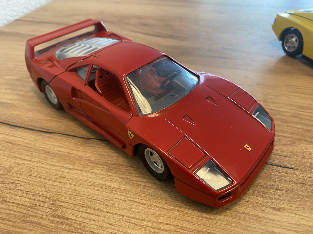 Ferrari Modellini d'auto: Modellauto Ferrari F40 - 18 cm - 1:23 – Usato da Zürich venduto da _cns_