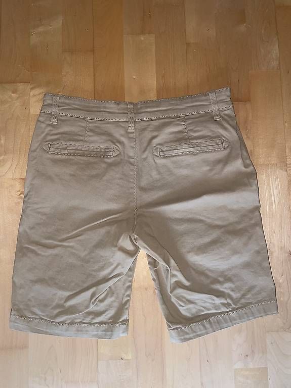 Pantaloni: Kurze Hose Beige (W30) – Usato da Neuhausen am Rheinfall venduto da Kordian_W 1