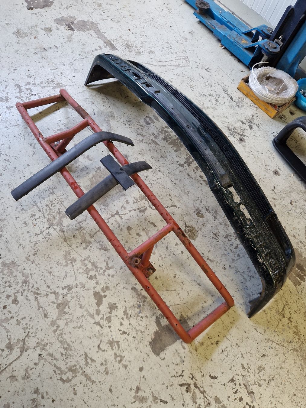 BMW Tutti pezzi di ricambio auto: Bmw e36 – Usato da Etziken venduto da Roschi-racing
