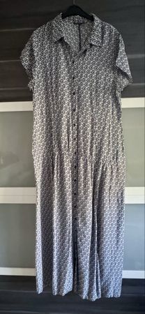 Neues Kleid von Nile - XL