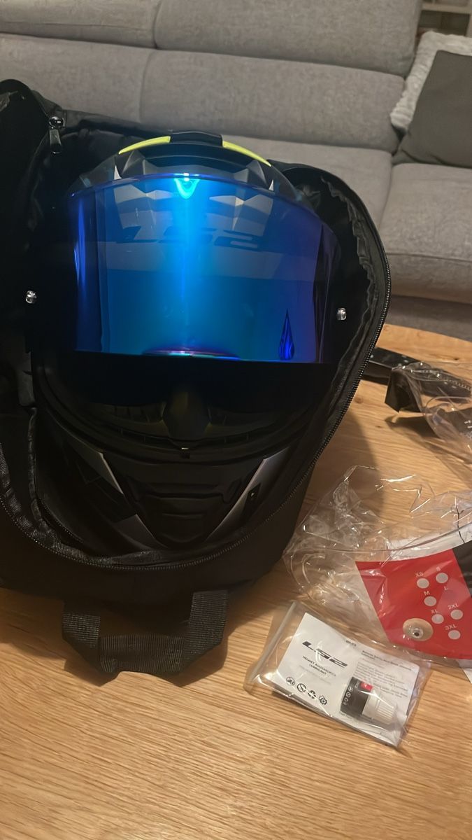 Caschi & visiere: LS2 Storm Integralhelm – kaum gebraucht – Usato da Zollikerberg venduto da robinho_ 2