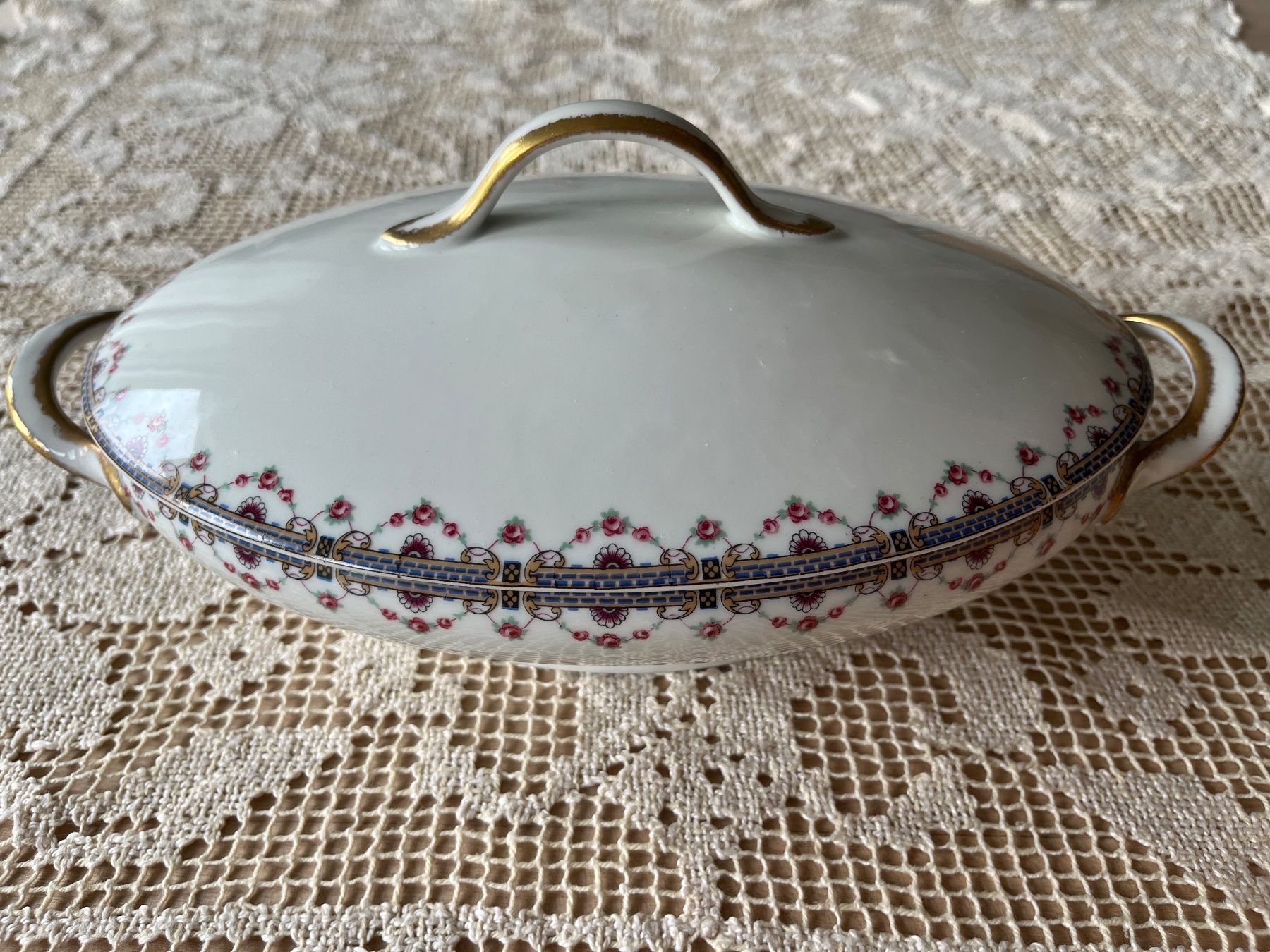 Ciotole: Limoges Servierschale mit Deckel, Blumenmuster – Usato da St. Gallen venduto da reg_f8h8 1