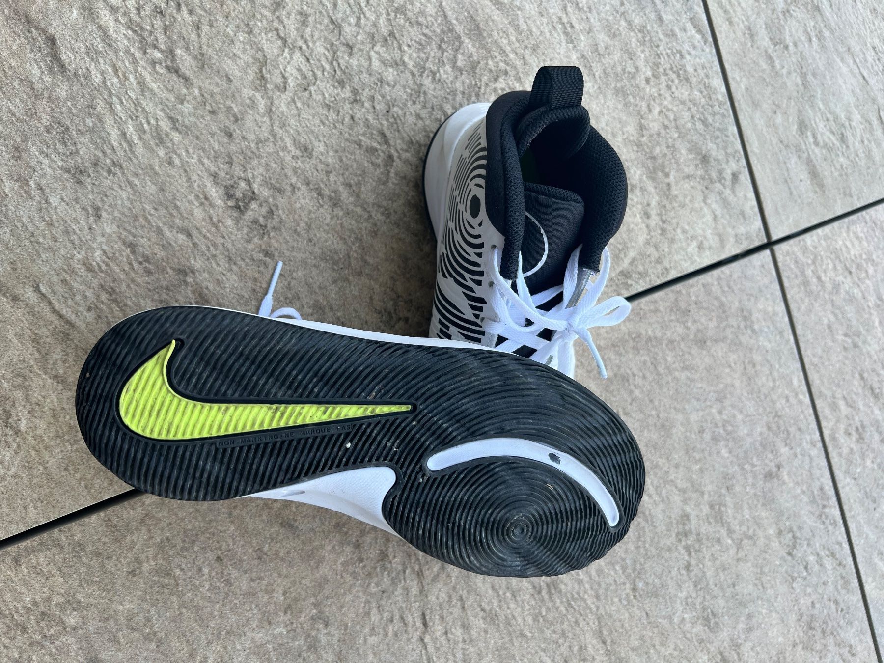 Nike Scarpe da uomo: Nike Schuhe, Top Zustand, 38.5 – Usato da Schmitten FR venduto da mar_jk2r 4