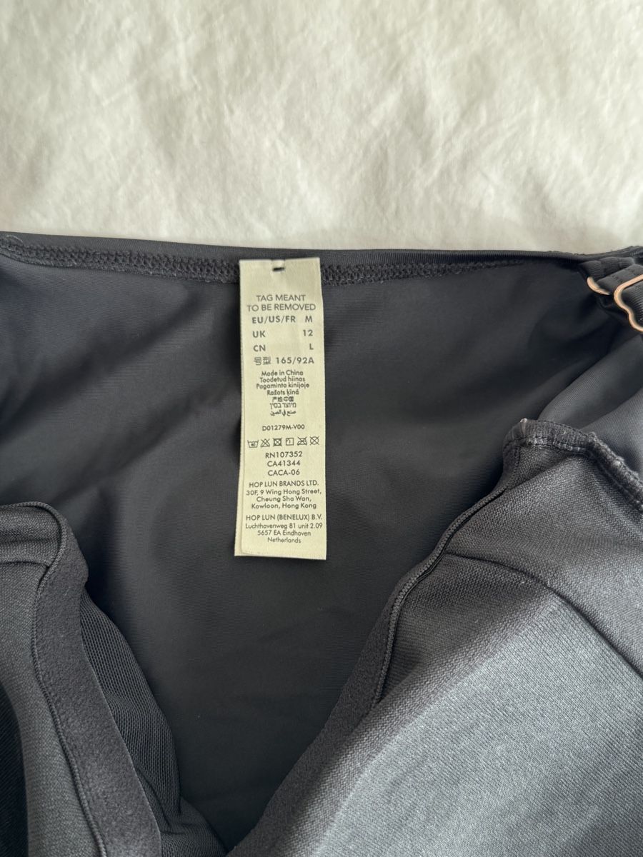 Costumi da bagno & Bikini: Chic One-Piece Swimsuit - Size M - Black Color – Usato da Zürich venduto da Tanja_G88 3