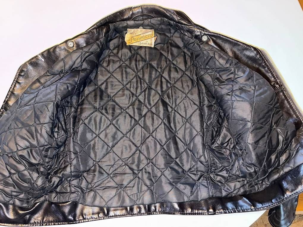 Vestes: Perfecto Schott Bros  – D'occasion à Biel/Bienne par loudmuffles 2