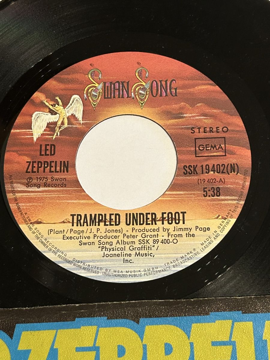 Dischi in vinile: Led Zeppelin. 1975. Trampled Under Foot – Usato da Faulensee venduto da Mizuno06 1