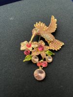 Brosche mit Swarovski-Steinen, ungetragen.