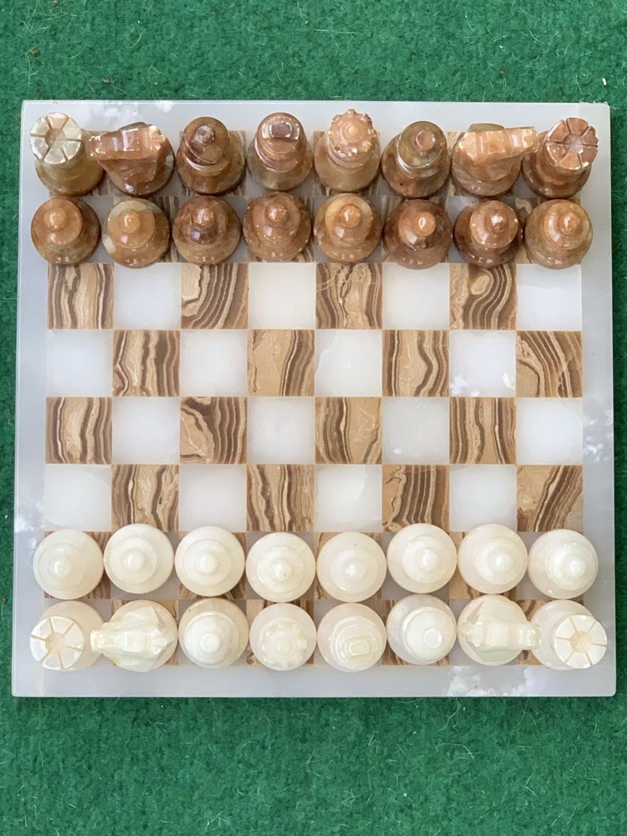 Giochi: Schachbrett „MARMOR“ mit Figuren – Usato da Wangen b. Olten venduto da Finolino28 1