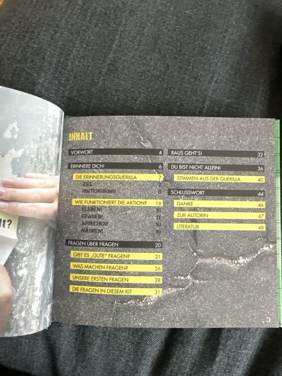 Bücher: Guerillakunst-Kit & Erinnerungsguerilla-Kit – Neu (gemäss Beschreibung) aus Bern von Ibizaflow 3