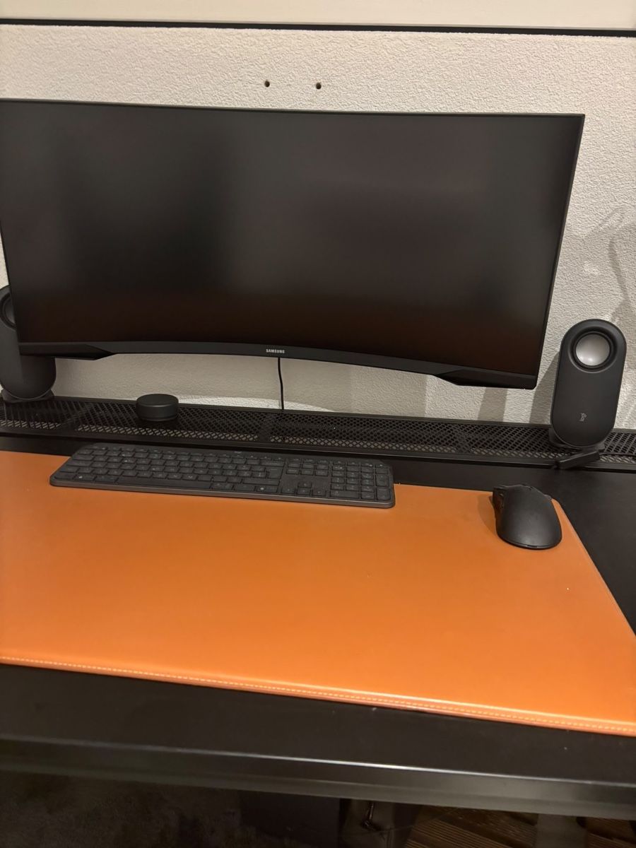 Ikea Scrivanie: Gaming Schreibtisch – Usato da Gommiswald venduto da RafG 1