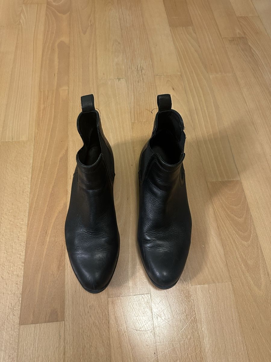 Scarpe da donna: Schwarze Herbst-Boots, Echtleder, Grösse 40 – Usato da Bonstetten venduto da Filetti99