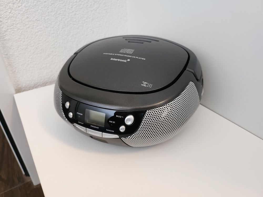 Intertronic portable Stereo Radio CD player | Kaufen auf Ricardo