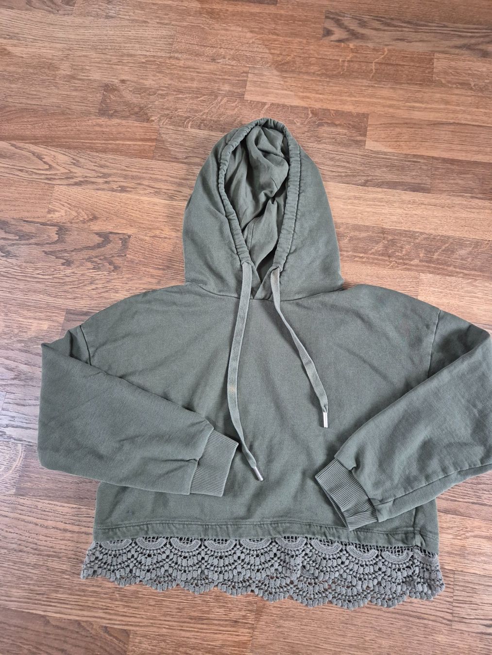 Maglioni & Felpe: Cropped hoody from About You size S – Usato da Zürich venduto da monadiederich