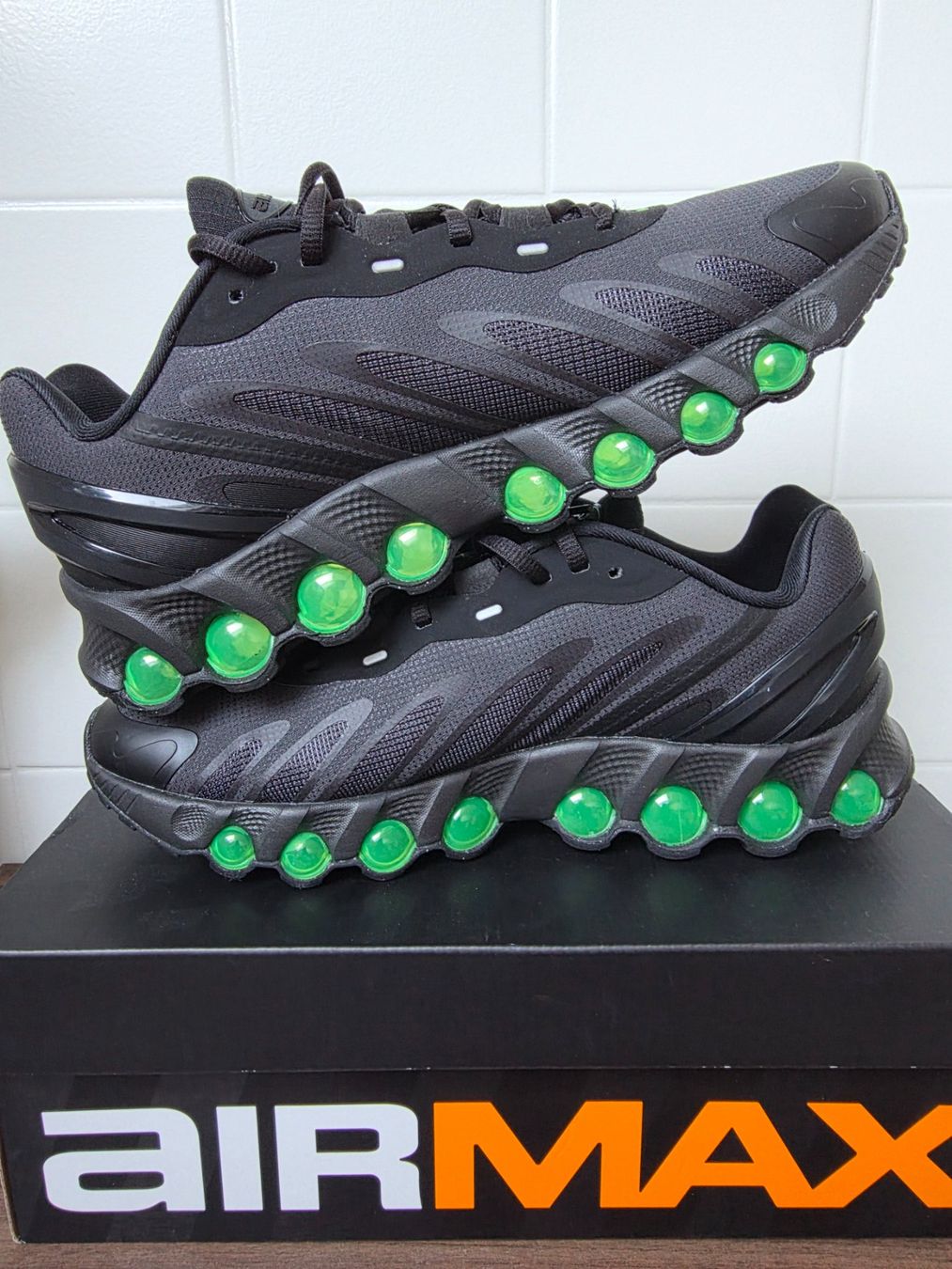 Nike Scarpe da uomo: Nike Air Max DN8 – Nuovo e nell'imballaggio originale da Fleurier venduto da dav_xx8y 1