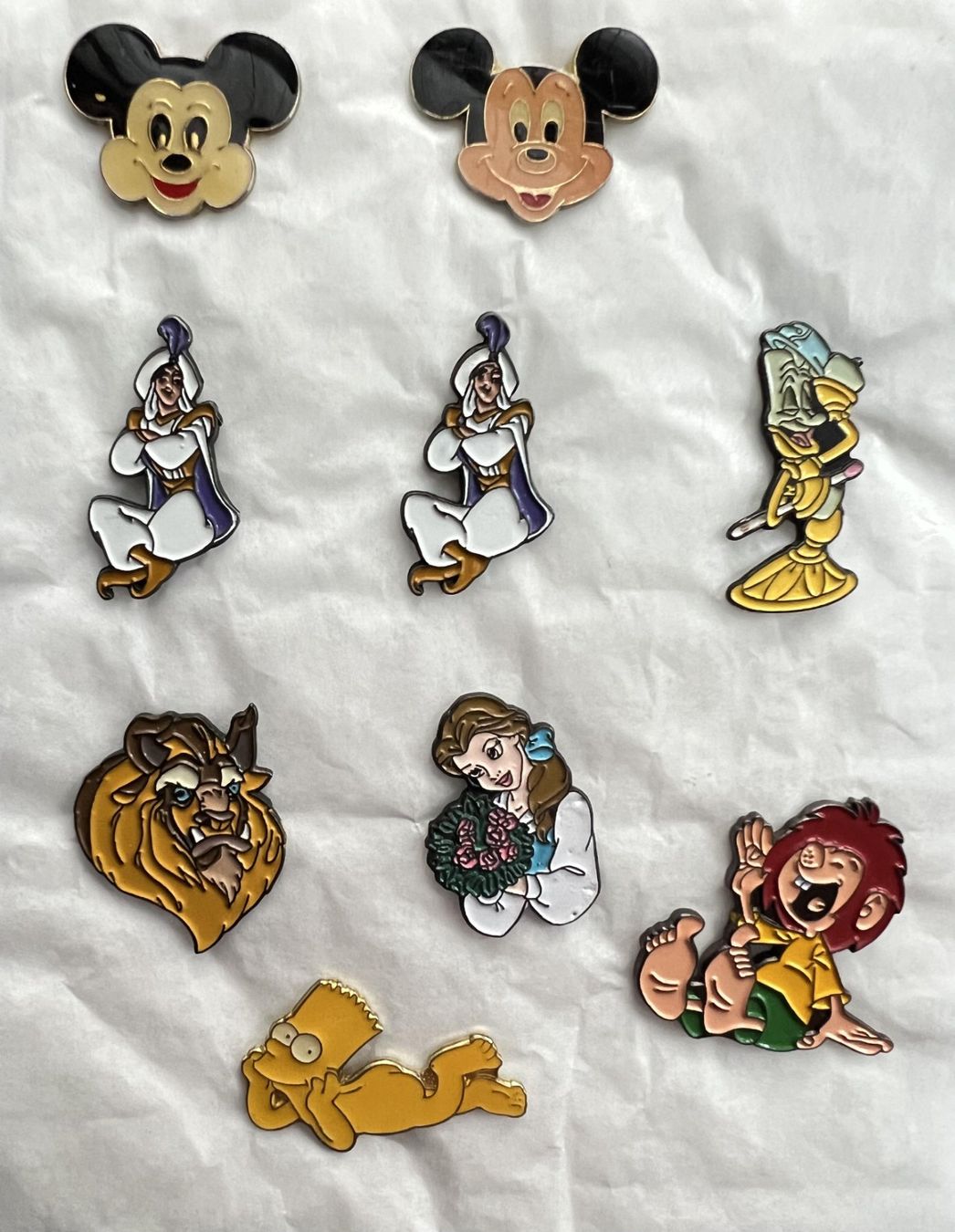 Placchette & Badge: 9 Ansteckpins mit 7 div. Comics-Figuren – Nuovo (secondo la descrizione) da Winterthur venduto da Green-Future