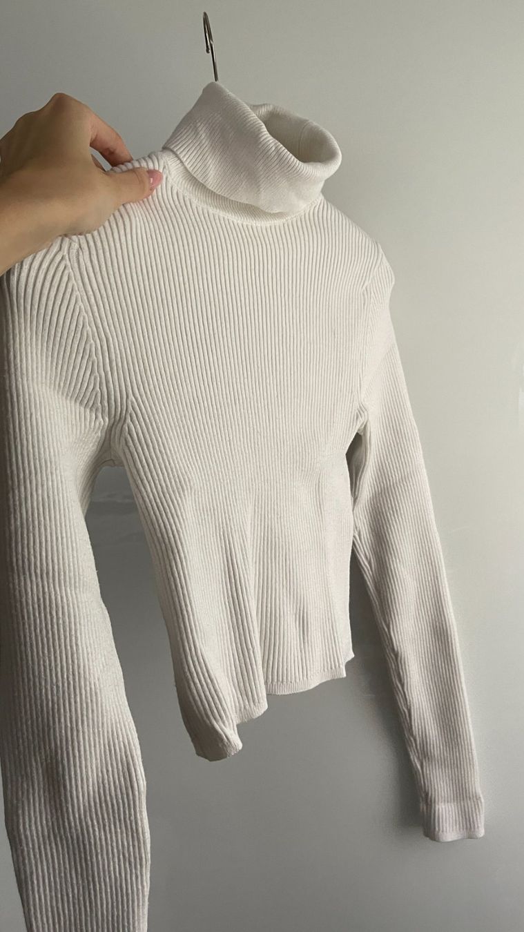 Zara Pulls & Sweat-shirts: Zara Rollkragenpullover weiss – D'occasion à Lausen par sim_hgp6 1