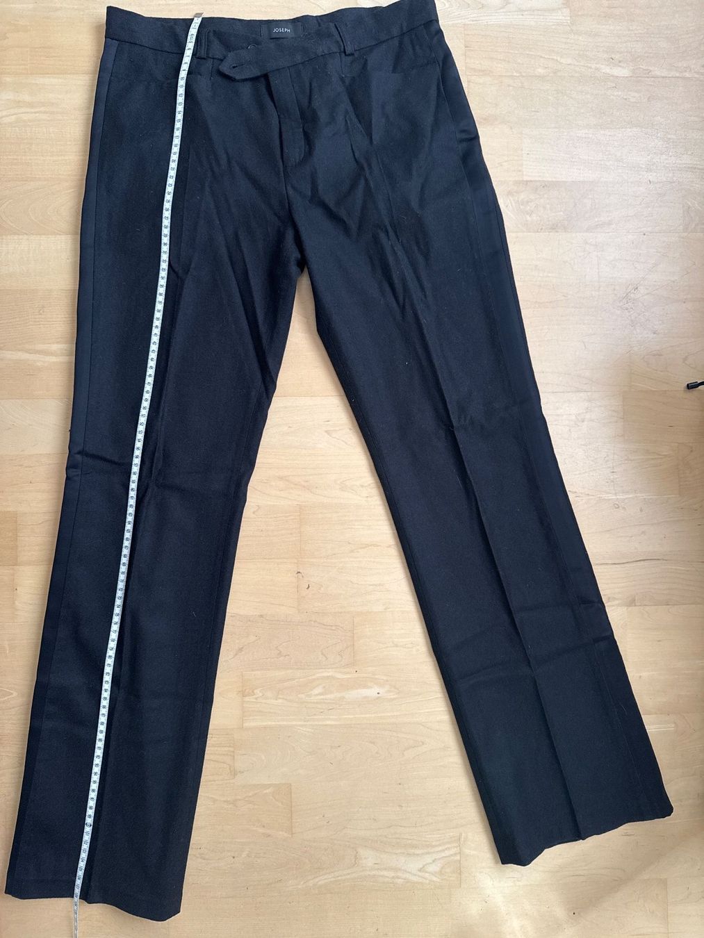 Pantaloni: JOSEPH Wool trousers with satin stripe on the side – Usato da Winterthur venduto da Emma0312 3