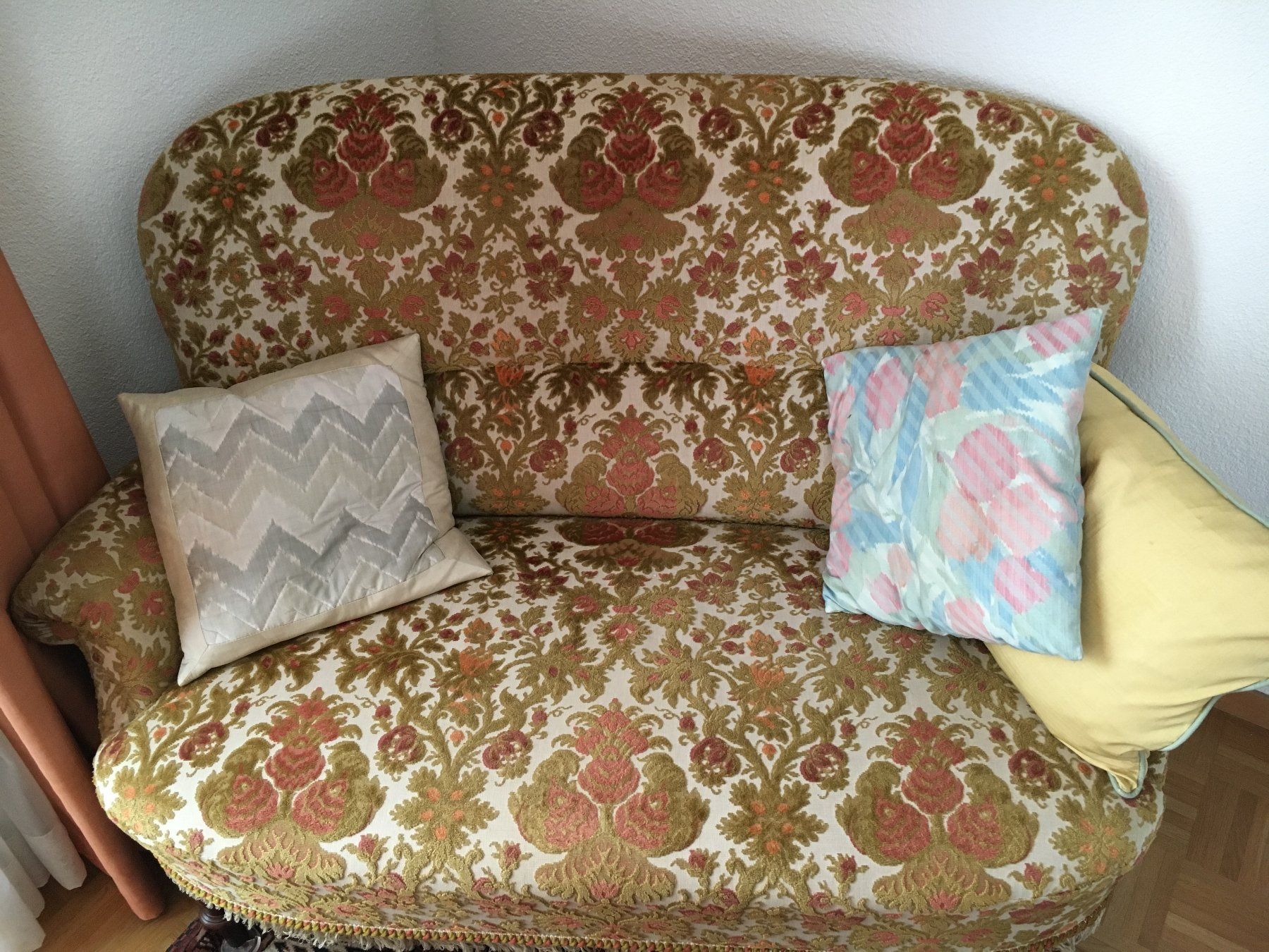Poltrone: 2 Fauteuils, 1 Sofa, 1 Tischchen Louis XV – Usato da Winterthur venduto da Susiundreini 1