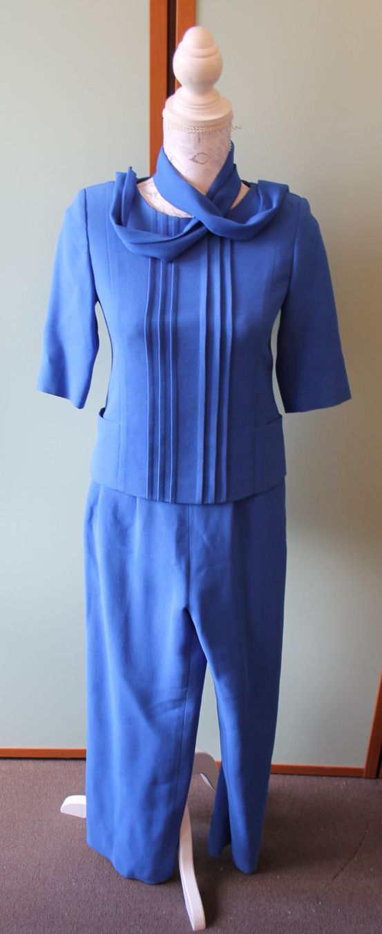 Chemisiers: Bluse mit Hose (CW) – D'occasion à Schaan par antikes_und_kurioses