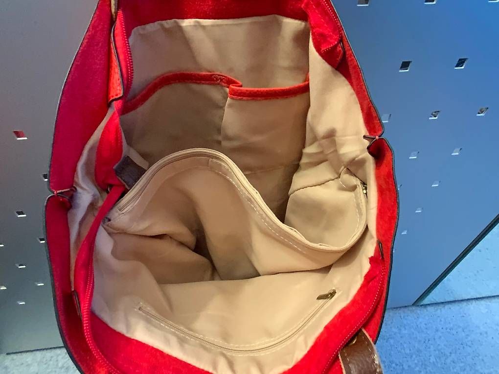 Taschen für Damen: Rote Tasche aus Kunstleder – Gebraucht aus Weinfelden von bea_2ln5 3