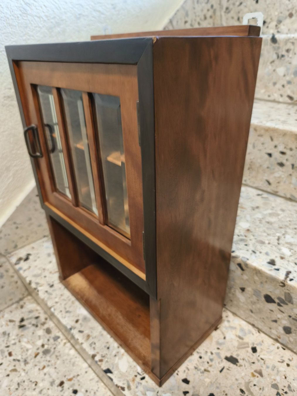 Vetrine: Vintage Wandvitrine – Usato da Zürich venduto da Jul69 1