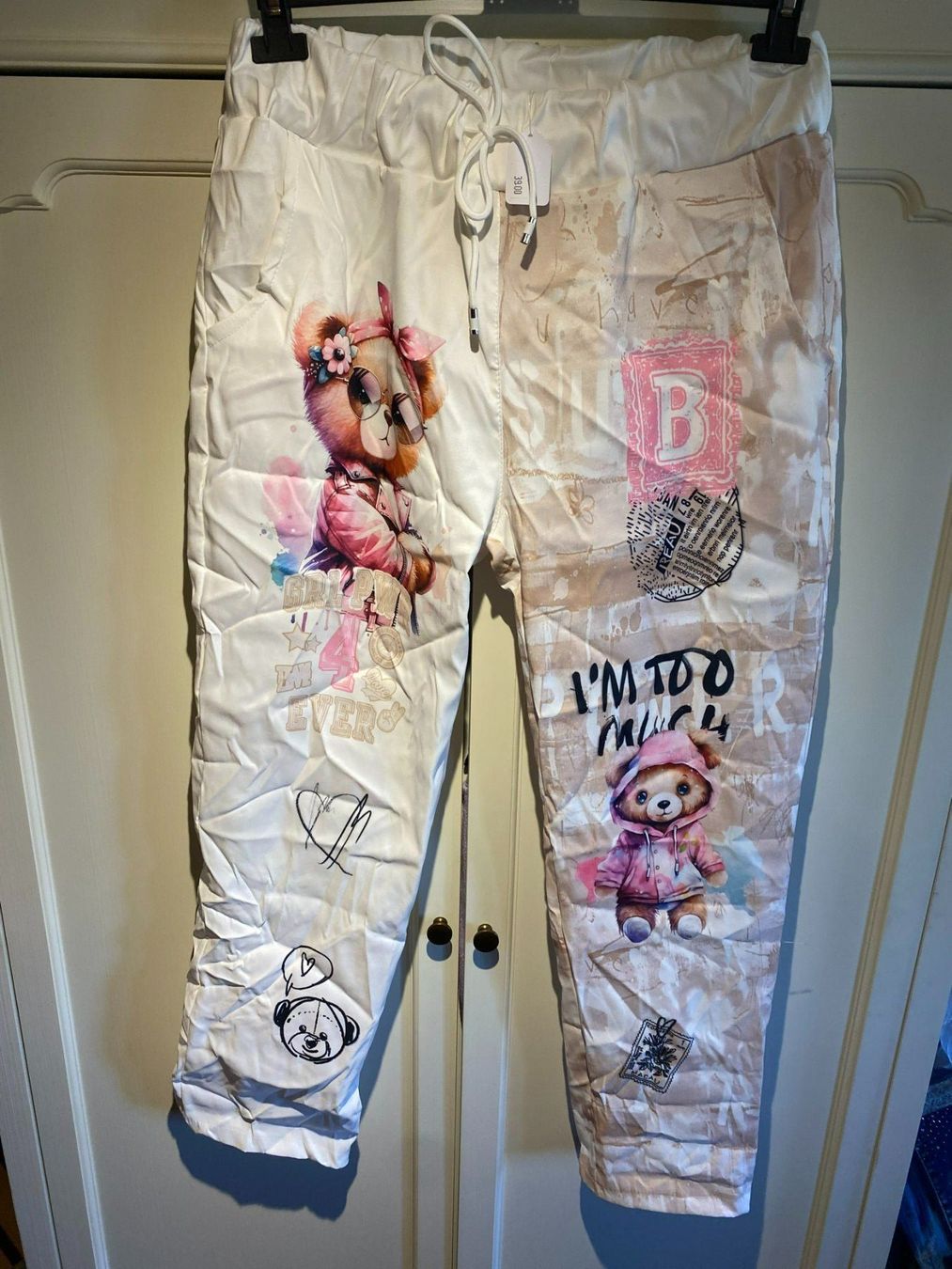 Pantalons: STOFFHOSE DAMEN  BÄRCHEN AUFDRUCK – Neuf avec emballage d'origine à Meienried par ManuelaBoutique 2