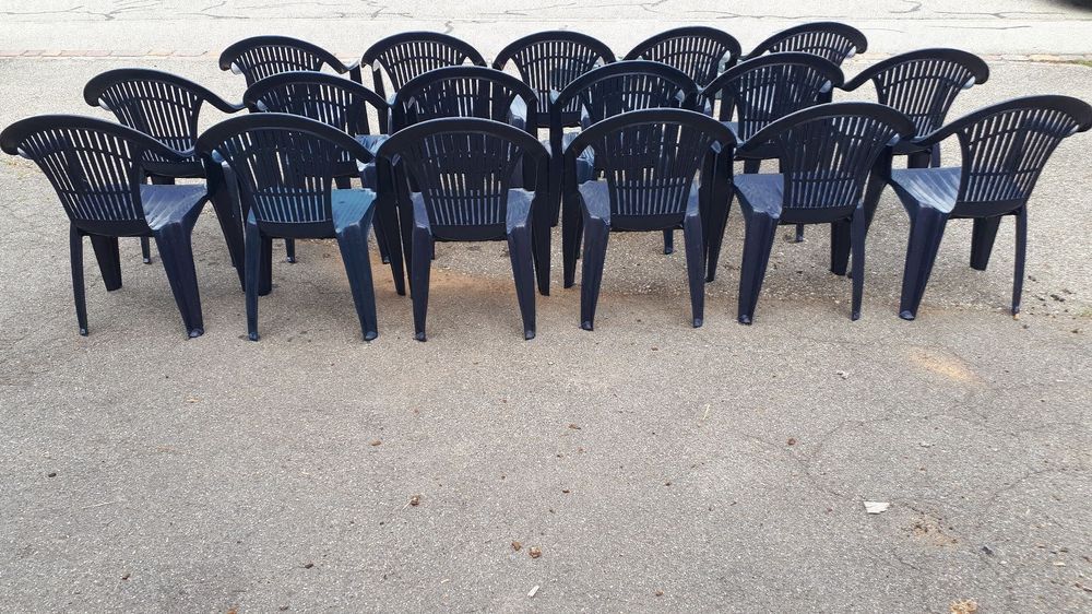 17 Stk. Plastikstühle Kaufen auf Ricardo