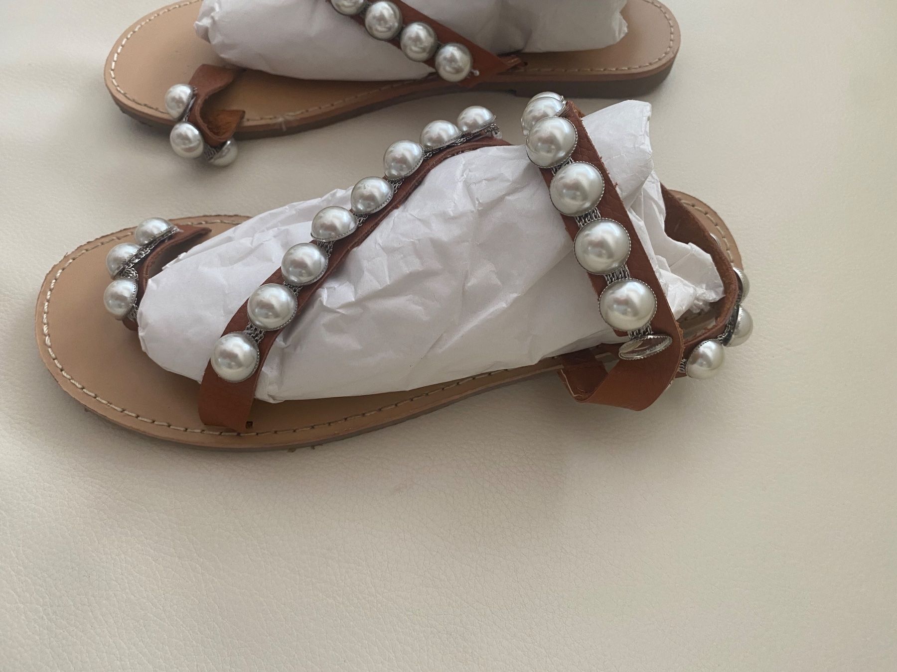 Scarpe da donna: SUMMERTIME - stylische Flip-Flops mit Perlen, braun, 38 – Usato da Winkel venduto da ferrari2022 2