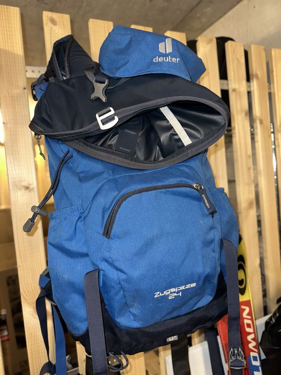 Deuter Zaini: Deuter Zugspitze 24 Wanderrucksack – Usato da Duggingen venduto da nad_mjl5