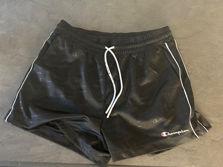 Shorts Champion schwarz Grösse M guter Zustand