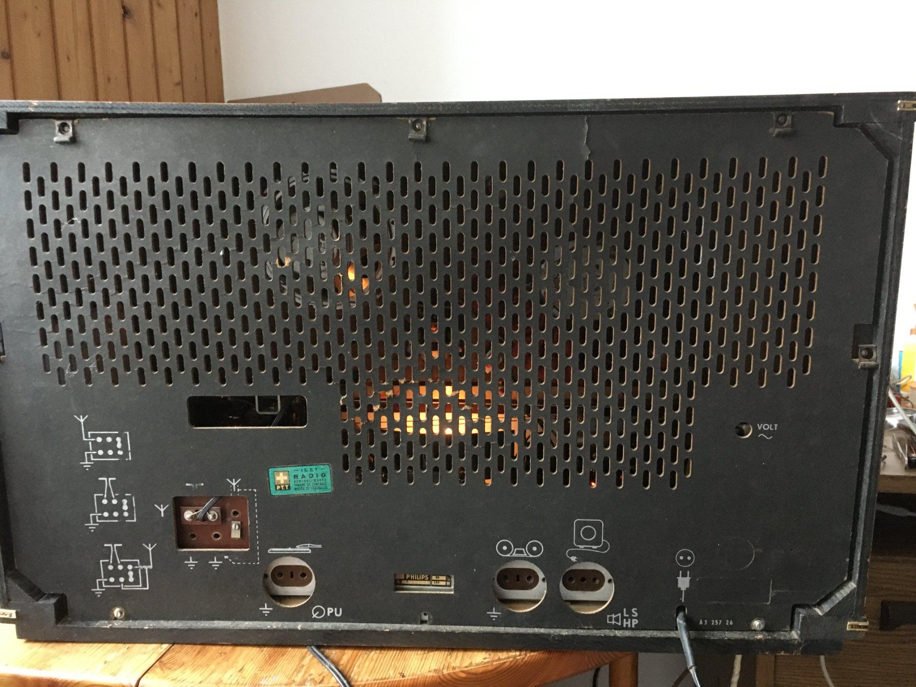 Philips Radios: Röhrenradip Philips BX 653A 16 – Gebraucht aus Adligenswil von  8