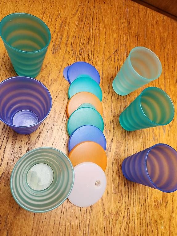 Tupperware Contenitori & Simili: Tupperware Becher 6 Stk. -mit 7 Deckeln – Usato da Gstaad venduto da Meiel2020 3