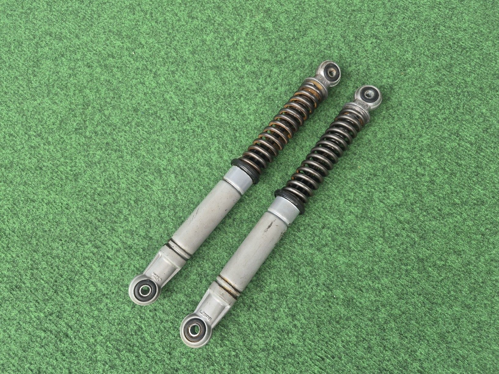 Puch Mofa-Ersatzteile: Puch Maxi S Stossdämpfer 30cm – Gebraucht aus Belp von intru