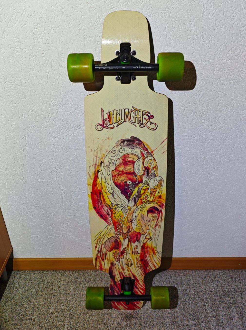 Skateboards: Landyachtz Drop Carve Longboard – Usato da Zürich venduto da SwissParalettes